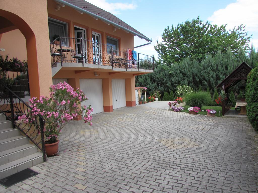 Szécsényi Apartman Hévíz Exterior foto